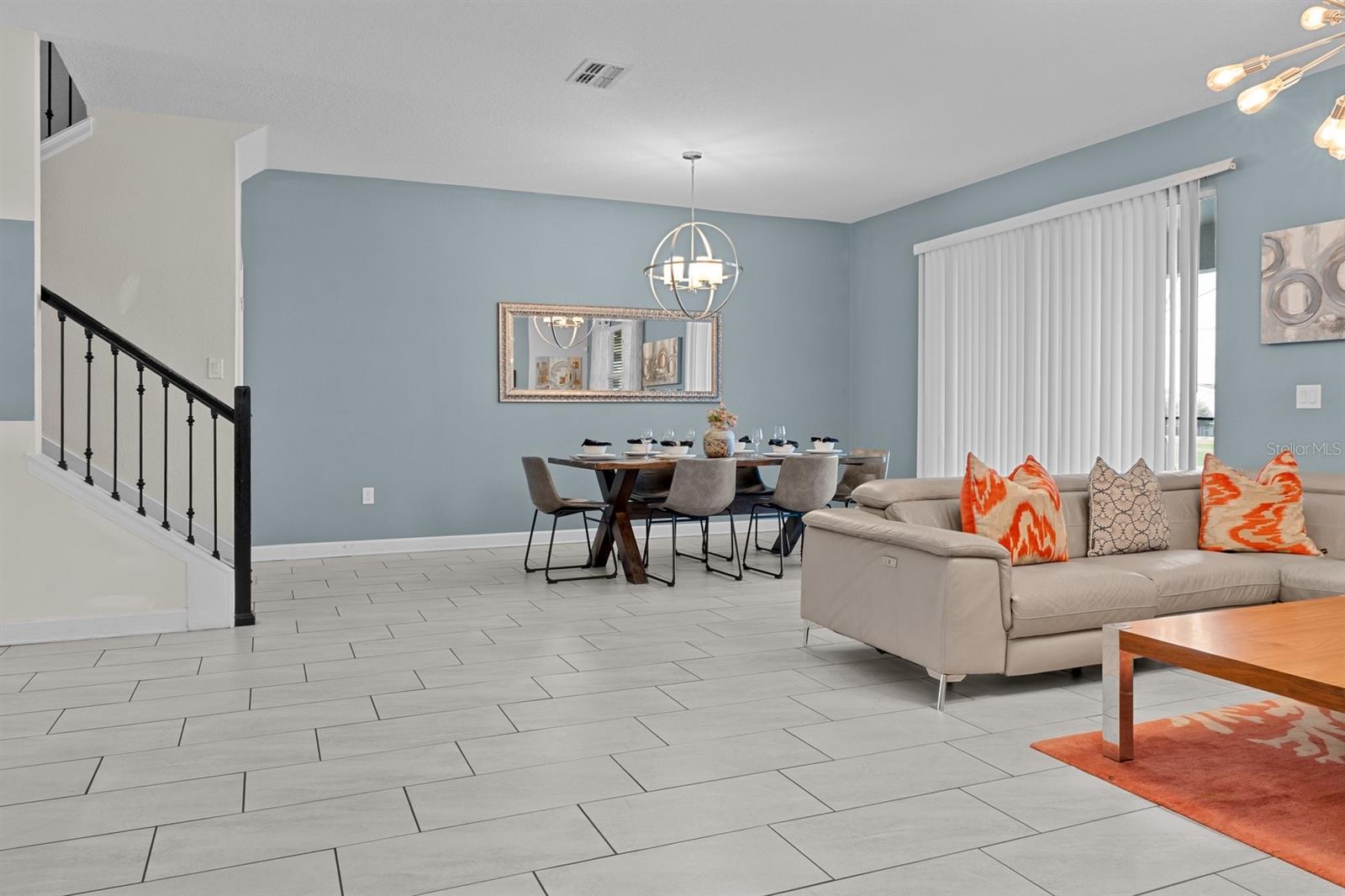 8876 CABOT CLIFFS DR, DAVENPORT, FL, 33896