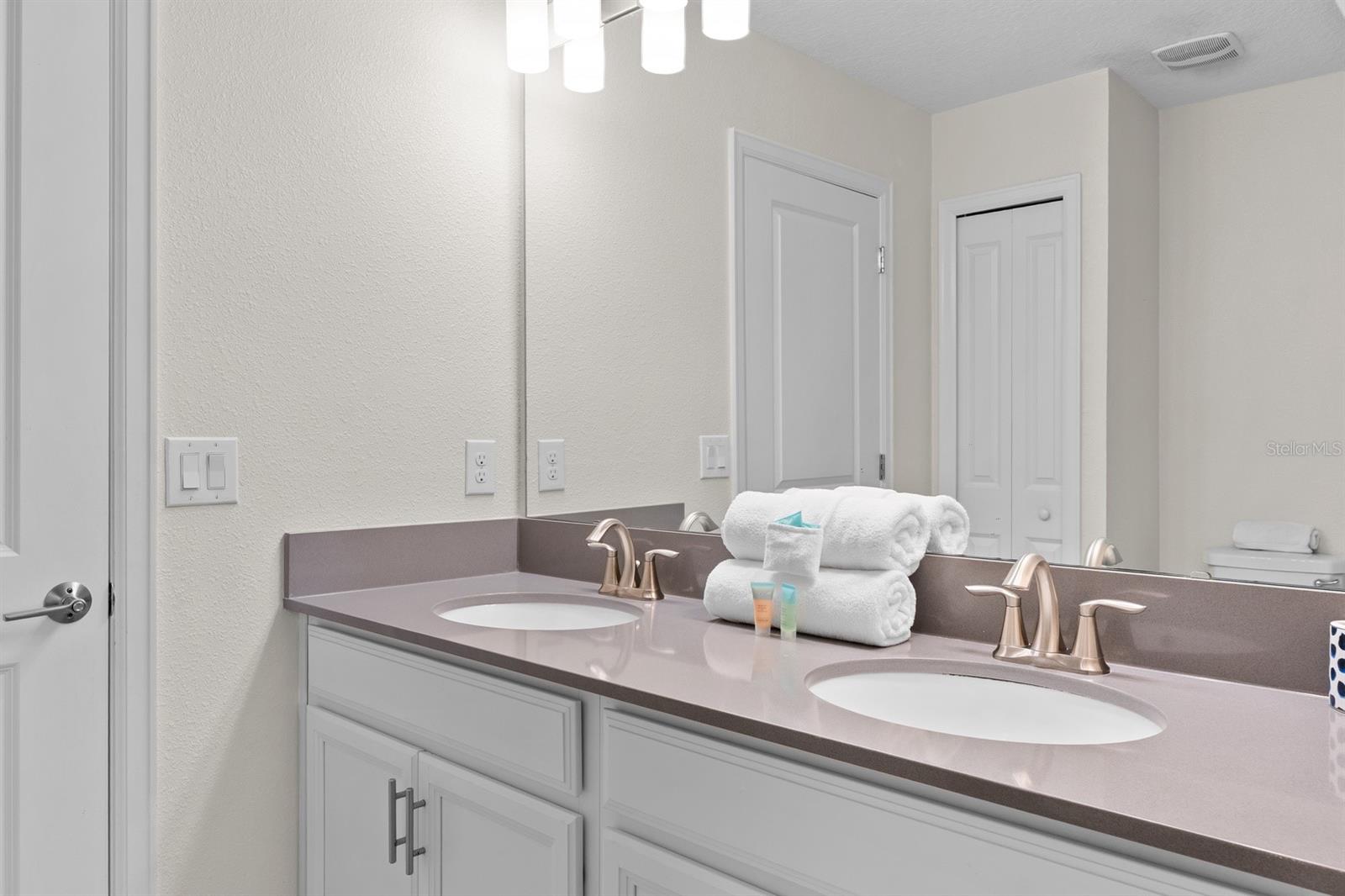 8876 CABOT CLIFFS DR, DAVENPORT, FL, 33896