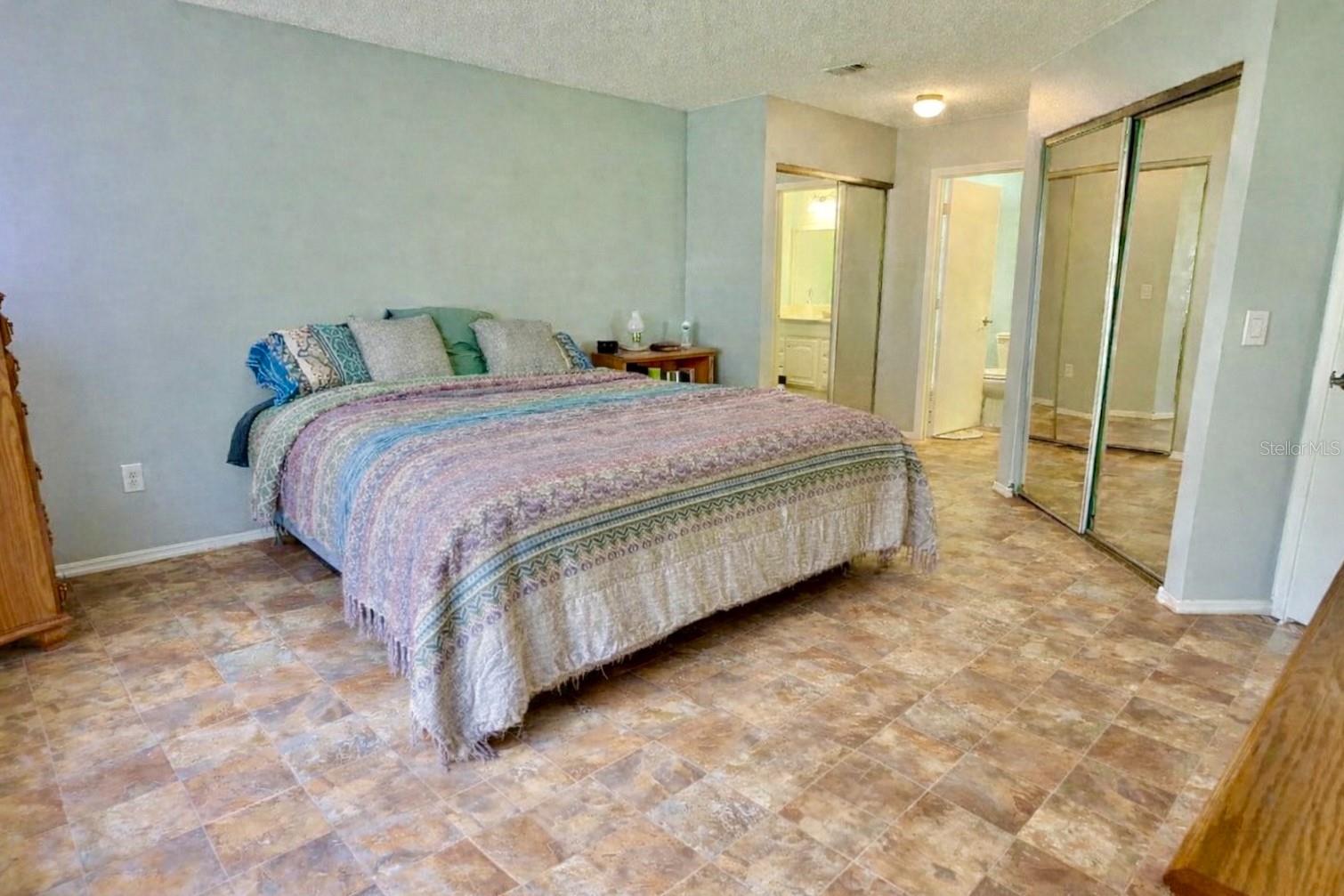 301 OAK TRACK DR, OCALA, FL, 34472