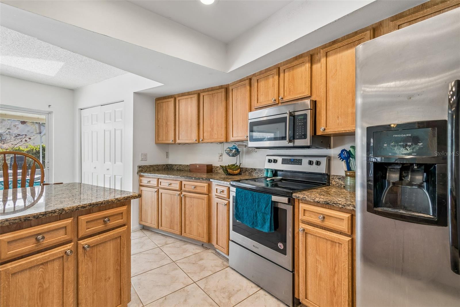 3708 SAND PEBBLE DR, VALRICO, FL, 33596