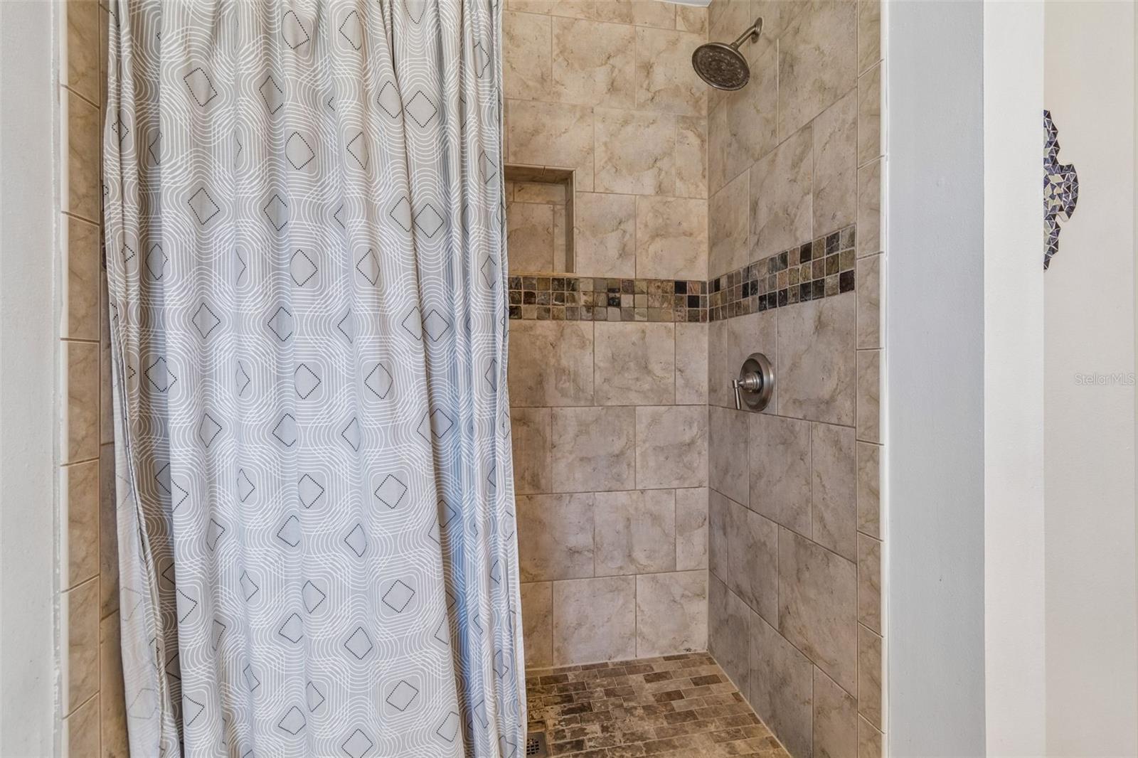 3708 SAND PEBBLE DR, VALRICO, FL, 33596