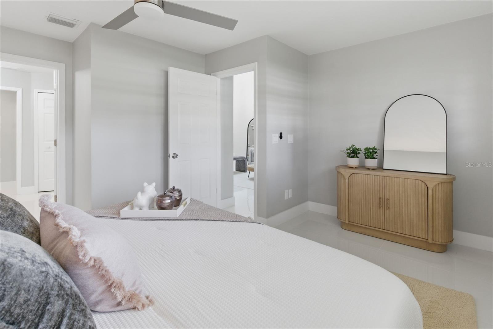 8044 SANDPOINT BLVD, ORLANDO, FL, 32819