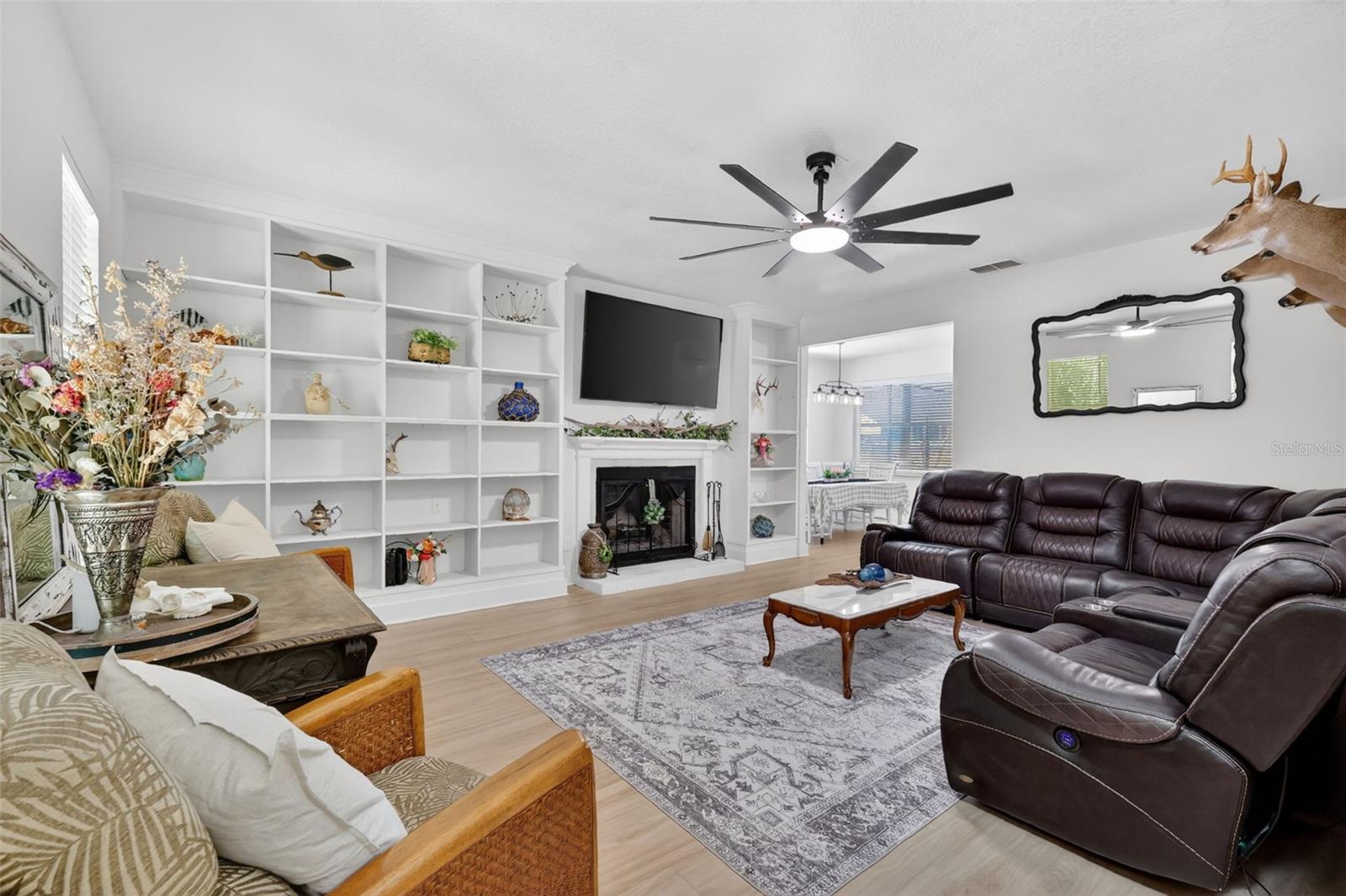 250 N WALKER ST, OAKLAND, FL, 34760