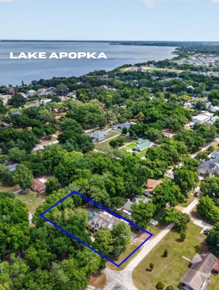 250 N WALKER ST, OAKLAND, FL, 34760