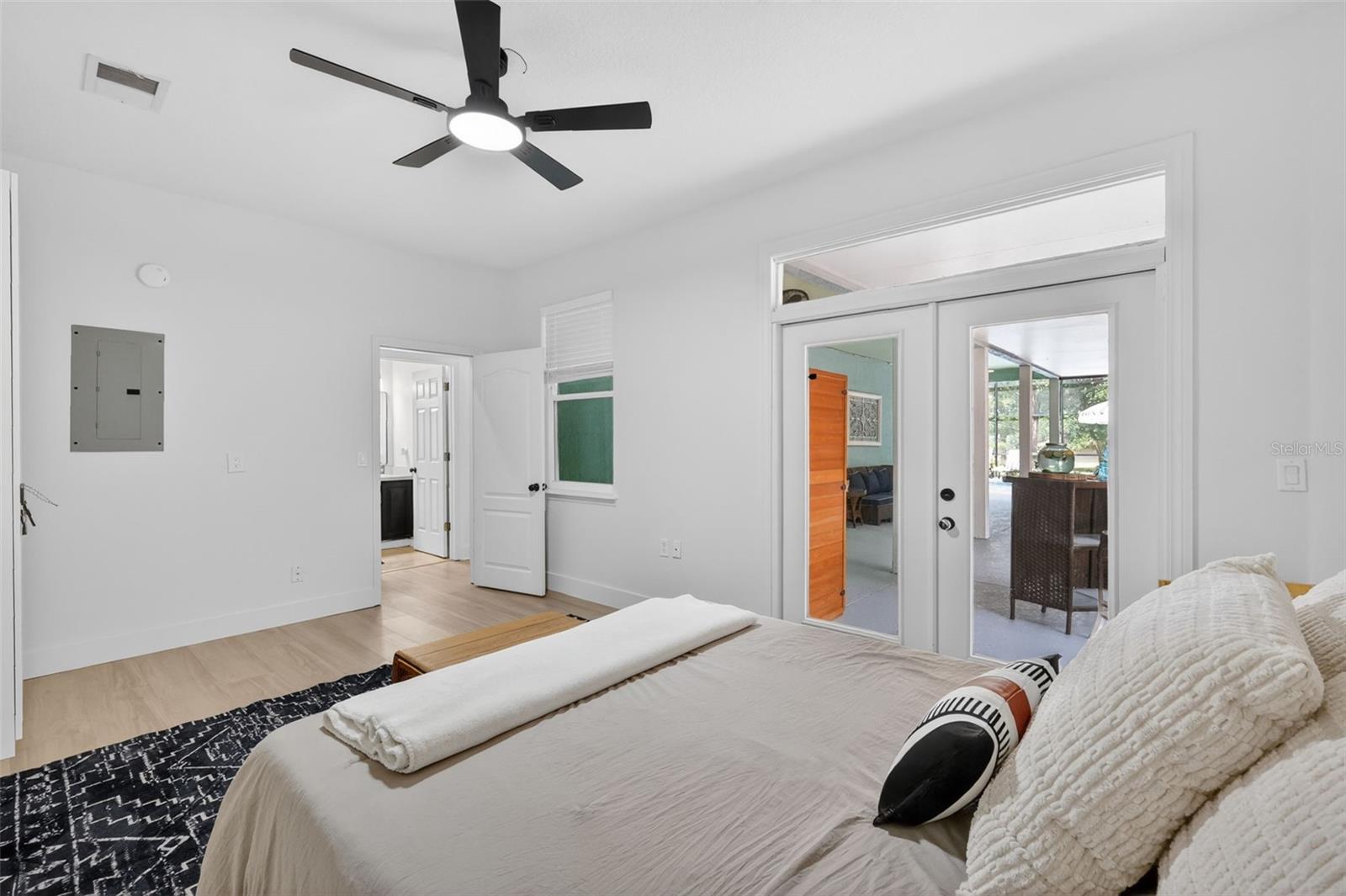 250 N WALKER ST, OAKLAND, FL, 34760