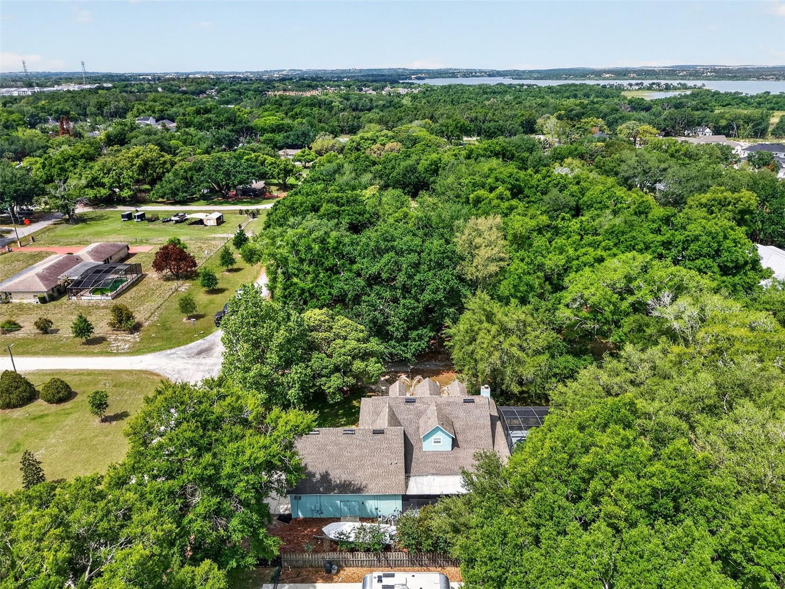 250 N WALKER ST, OAKLAND, FL, 34760