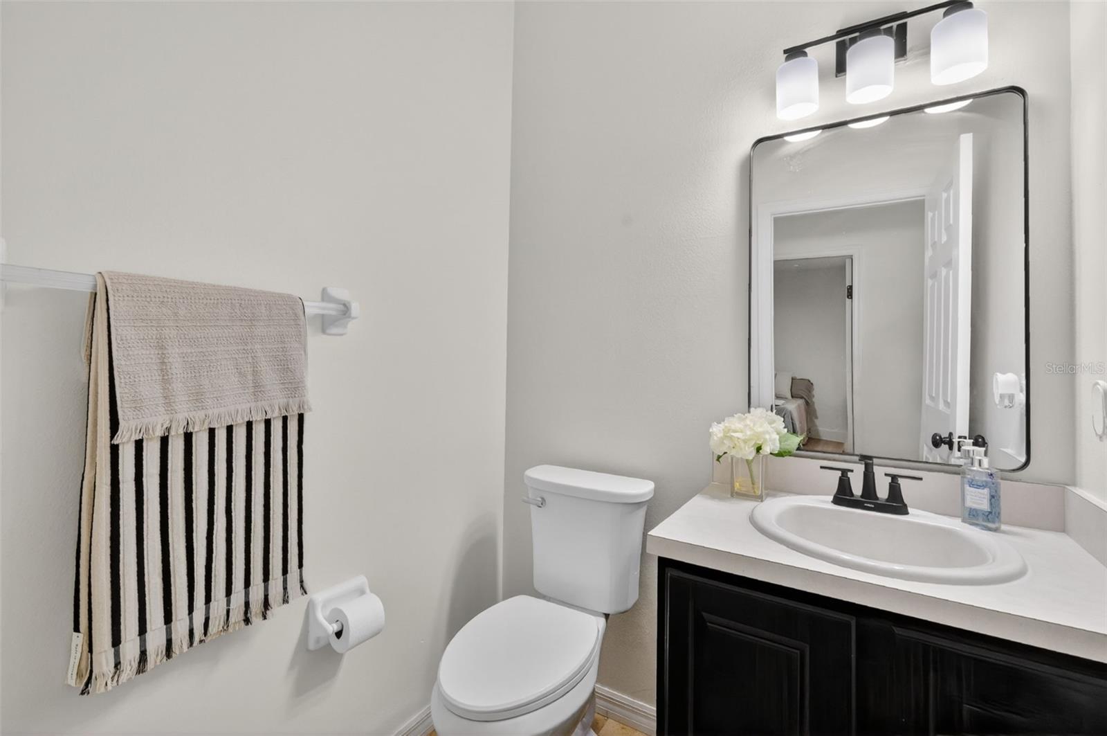 250 N WALKER ST, OAKLAND, FL, 34760