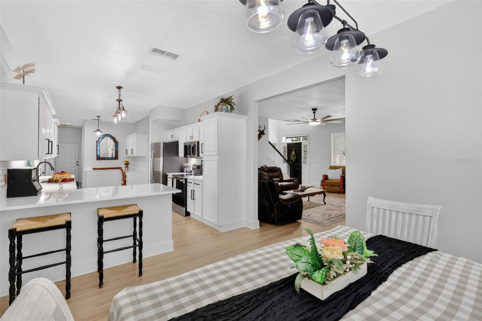 250 N WALKER ST, OAKLAND, FL, 34760