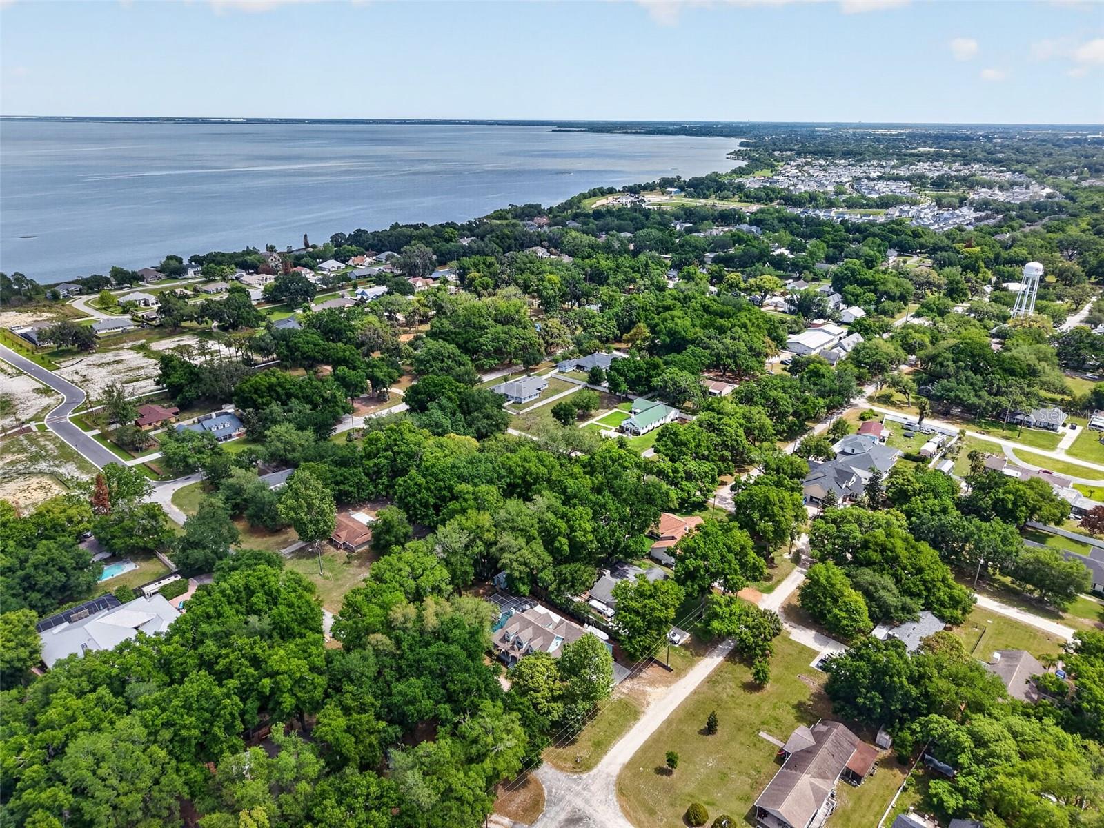 250 N WALKER ST, OAKLAND, FL, 34760