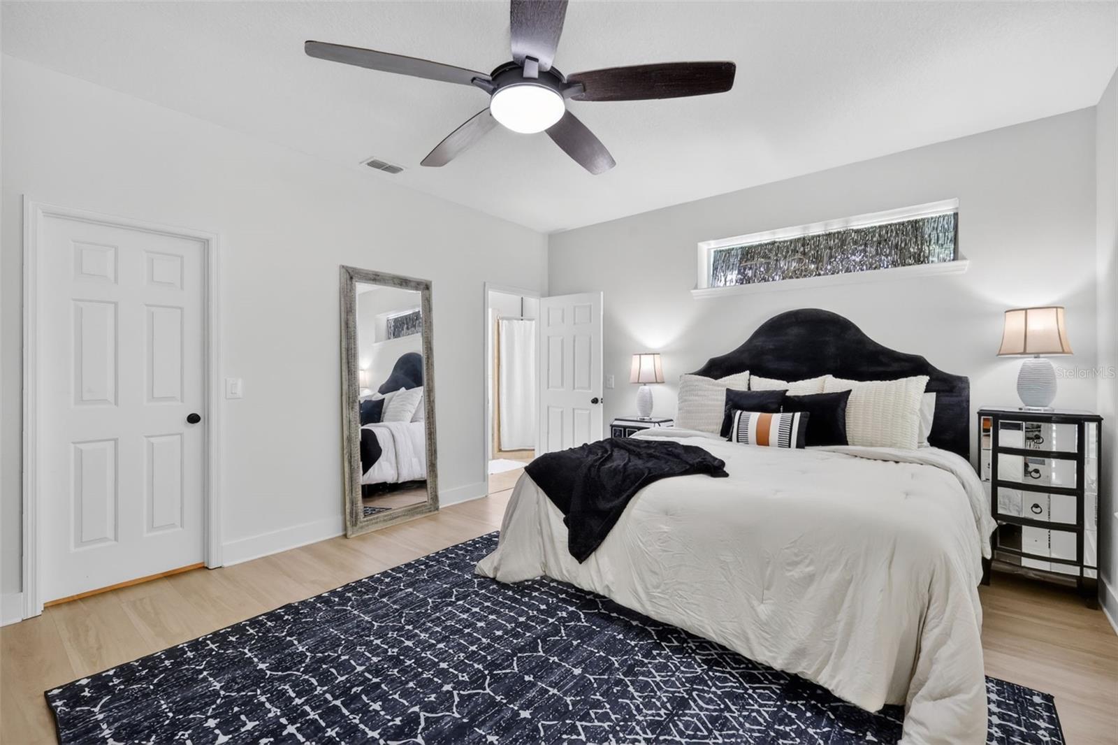 250 N WALKER ST, OAKLAND, FL, 34760