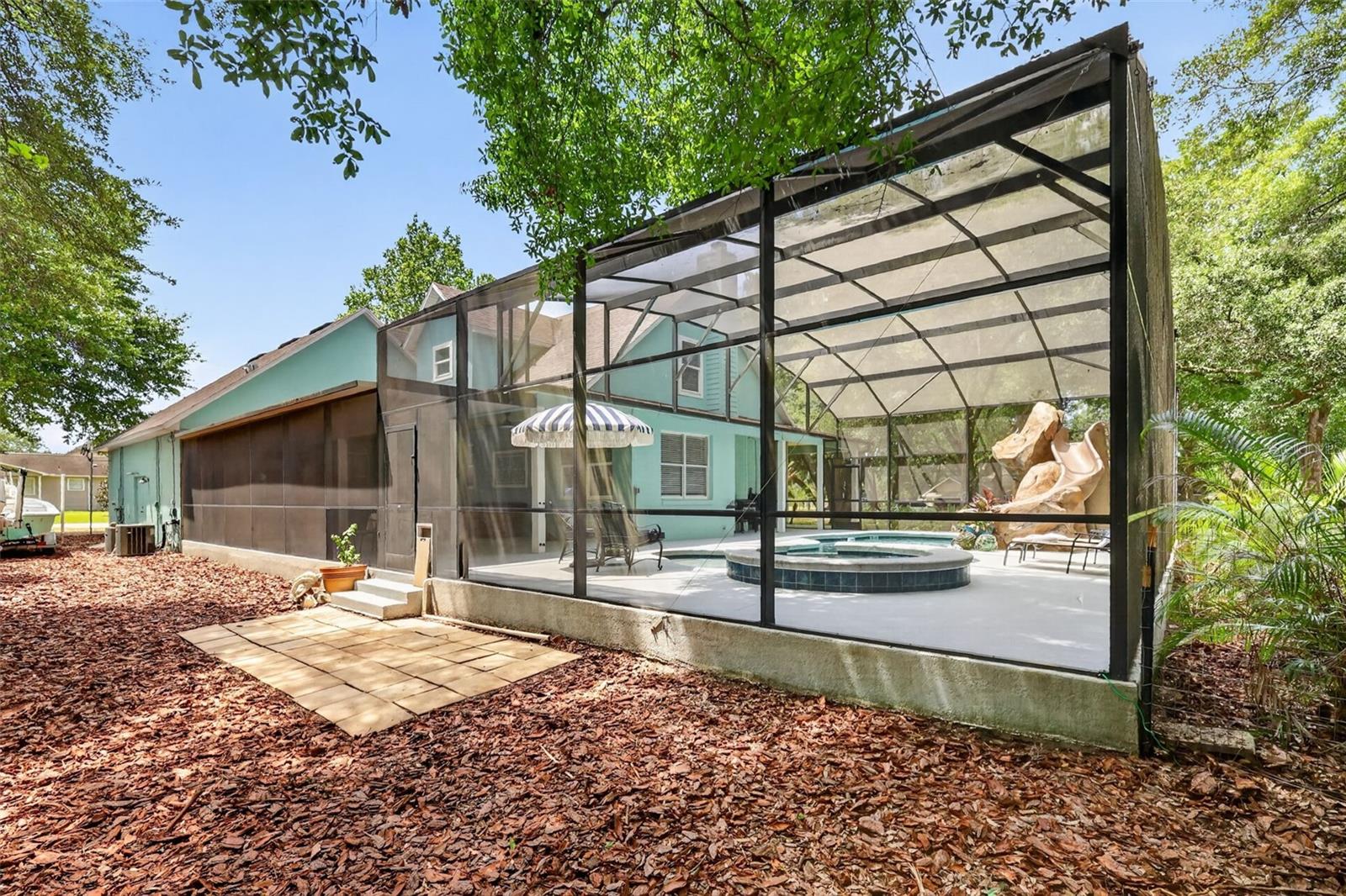 250 N WALKER ST, OAKLAND, FL, 34760