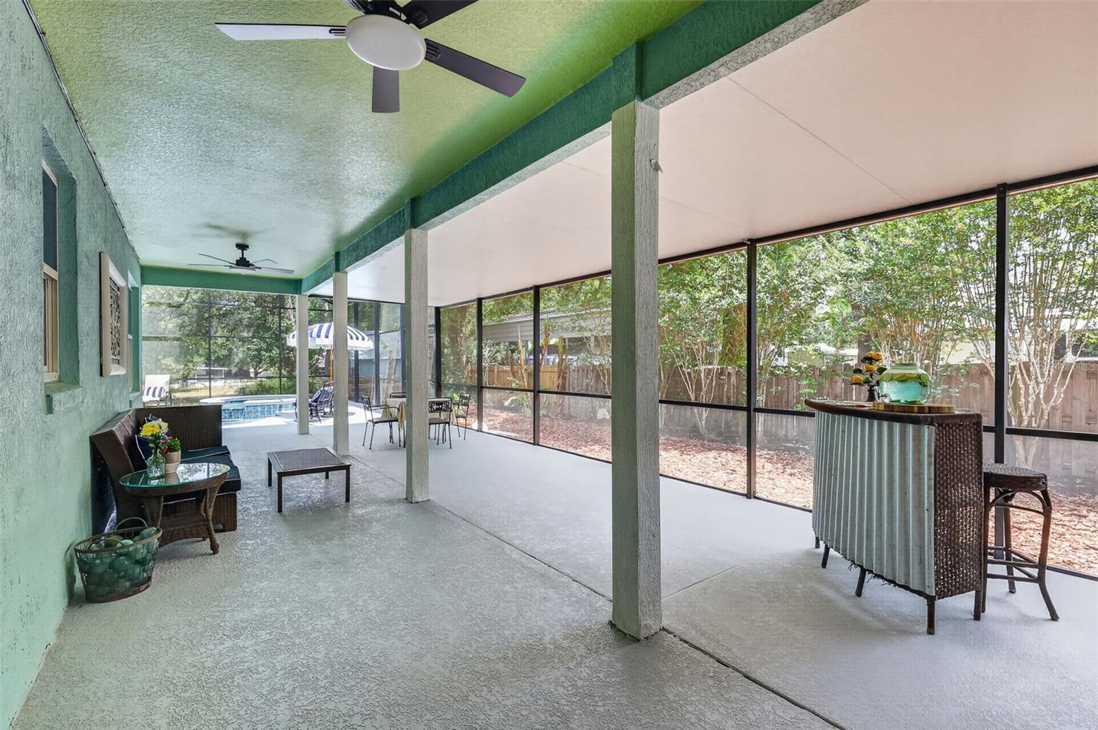 250 N WALKER ST, OAKLAND, FL, 34760