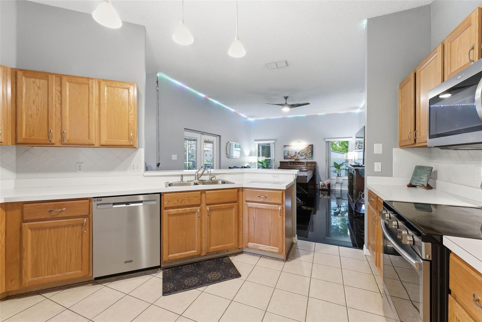 1813 CROSSWELL CT, ORLANDO, FL, 32837