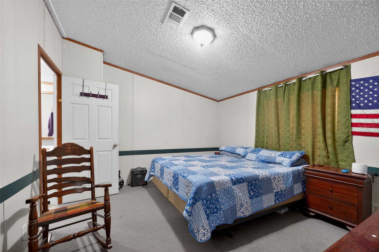 27132 NEW FRONT ST, HILLIARD, FL, 32046