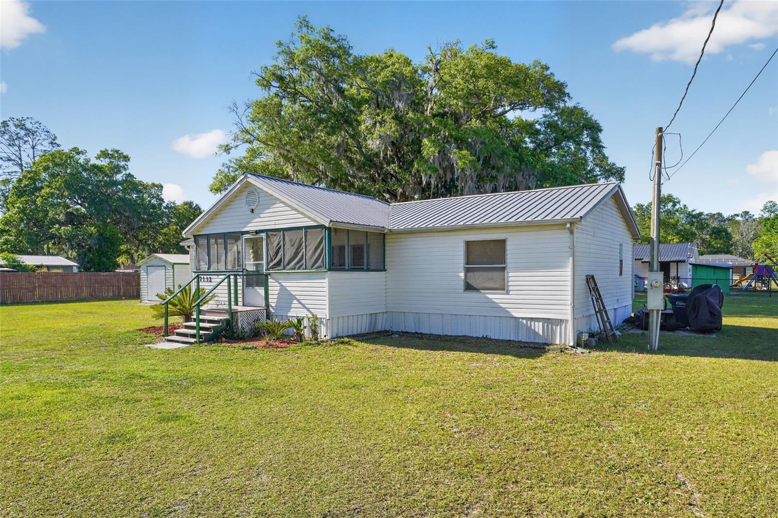 27132 NEW FRONT ST, HILLIARD, FL, 32046