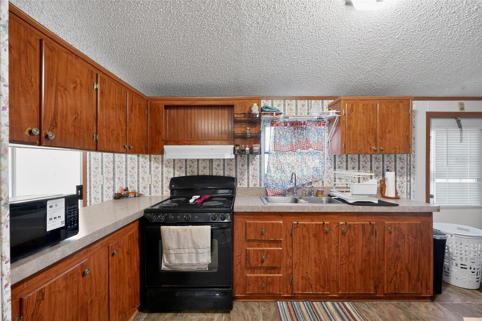 27132 NEW FRONT ST, HILLIARD, FL, 32046