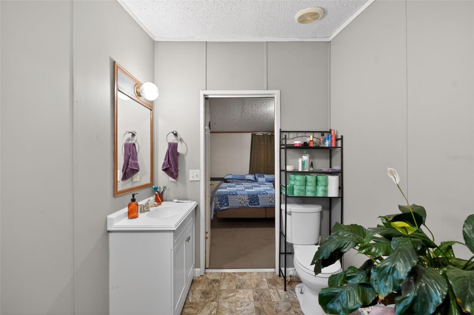 27132 NEW FRONT ST, HILLIARD, FL, 32046