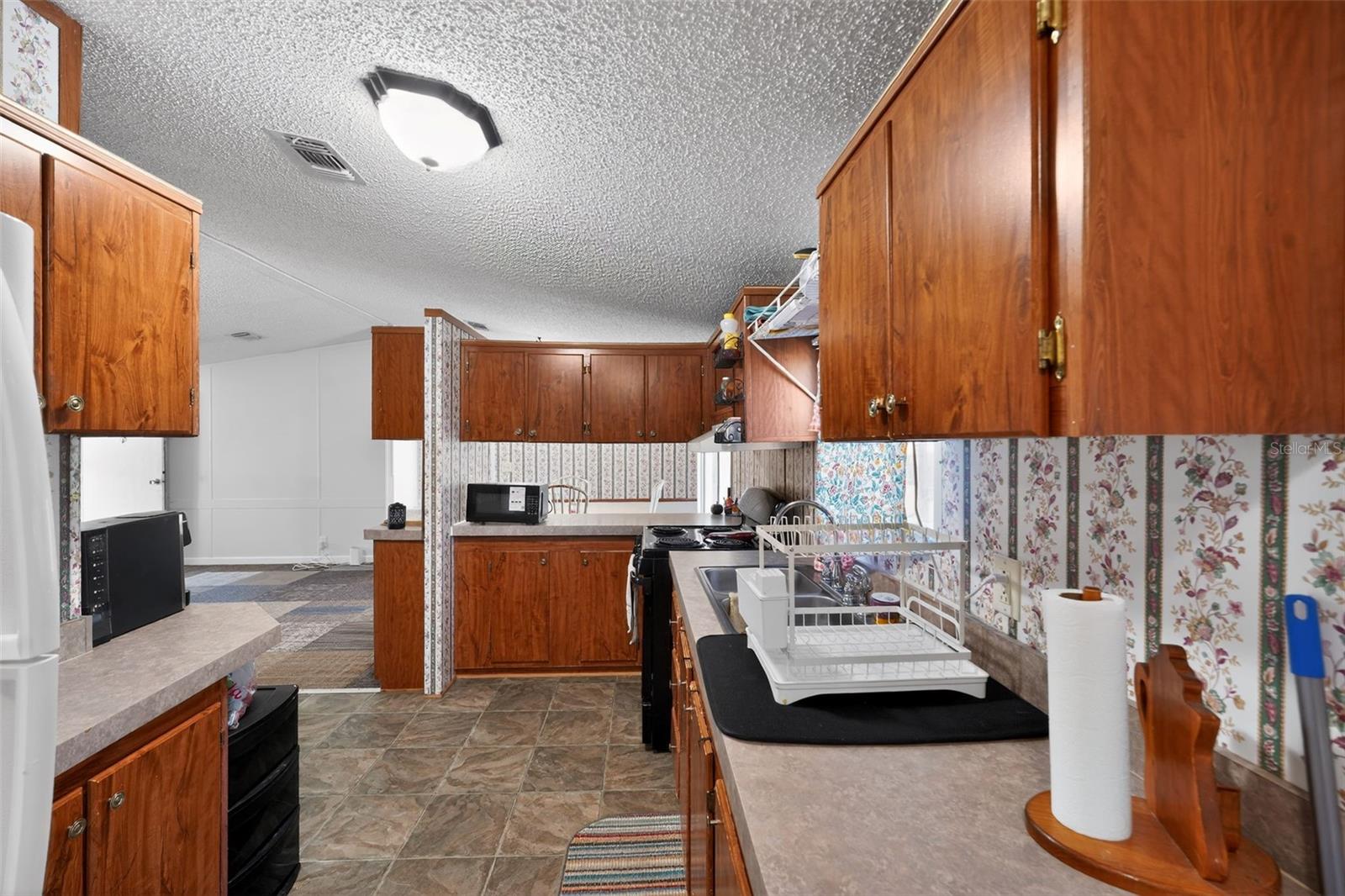 27132 NEW FRONT ST, HILLIARD, FL, 32046