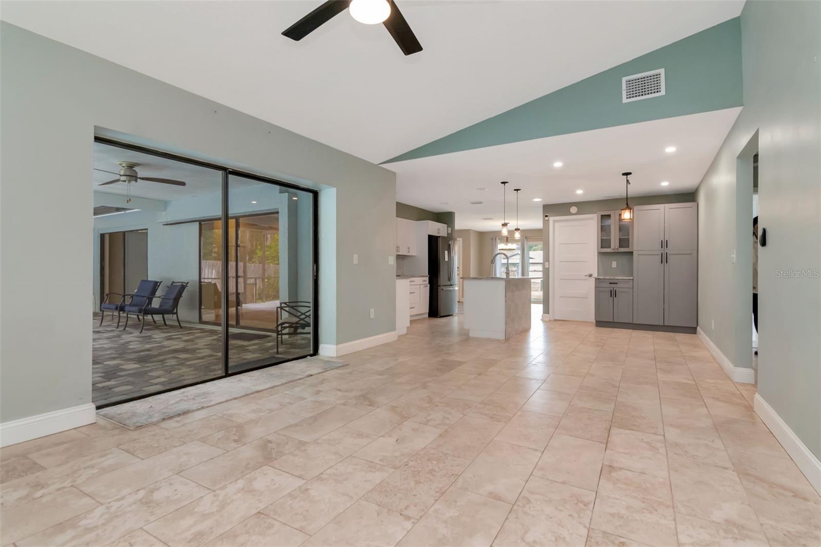 16120 OAKMANOR DR, TAMPA, FL, 33624