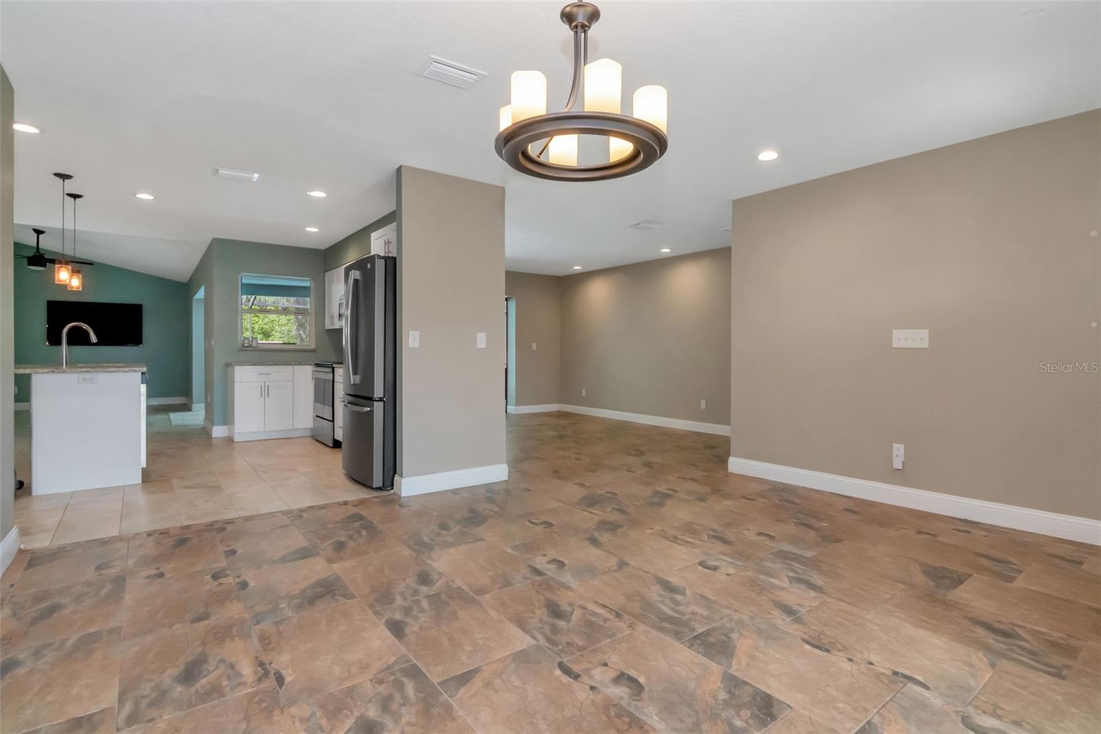 16120 OAKMANOR DR, TAMPA, FL, 33624