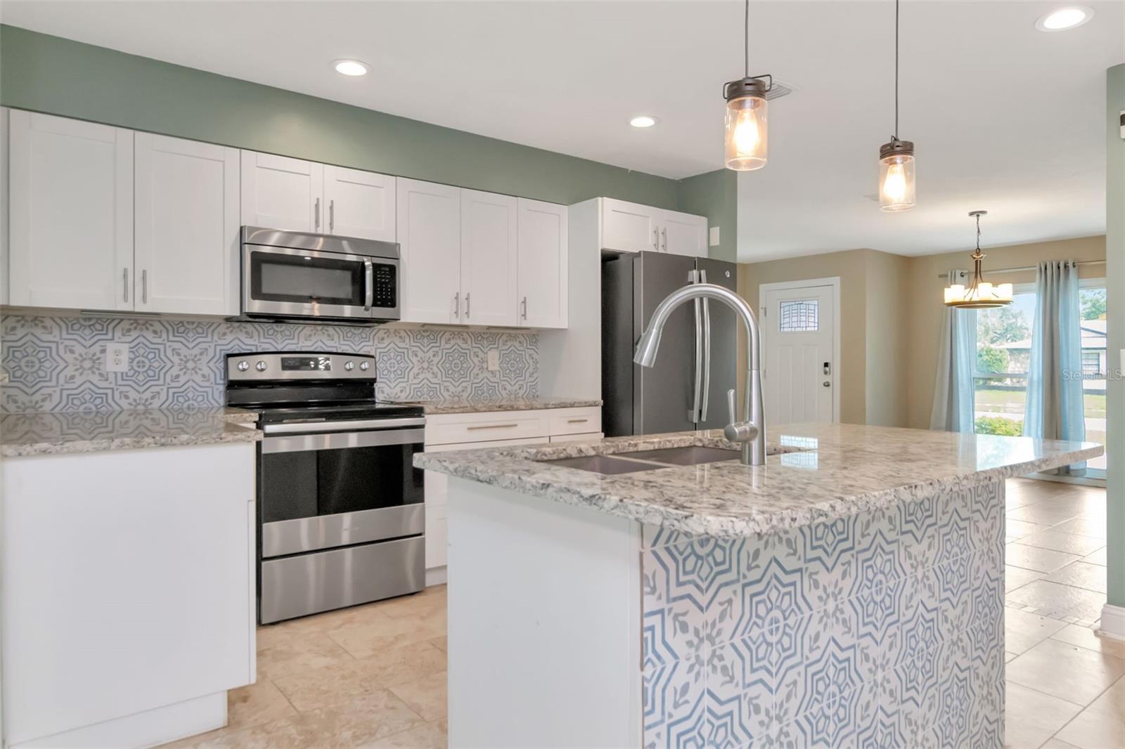 16120 OAKMANOR DR, TAMPA, FL, 33624