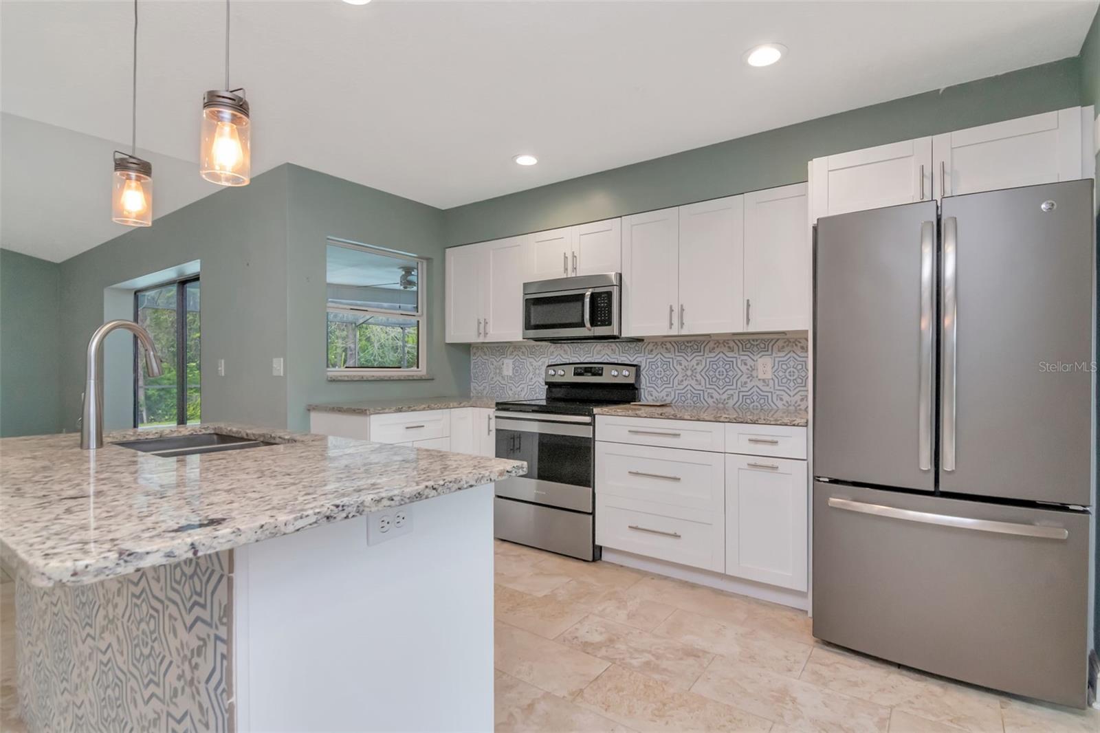 16120 OAKMANOR DR, TAMPA, FL, 33624