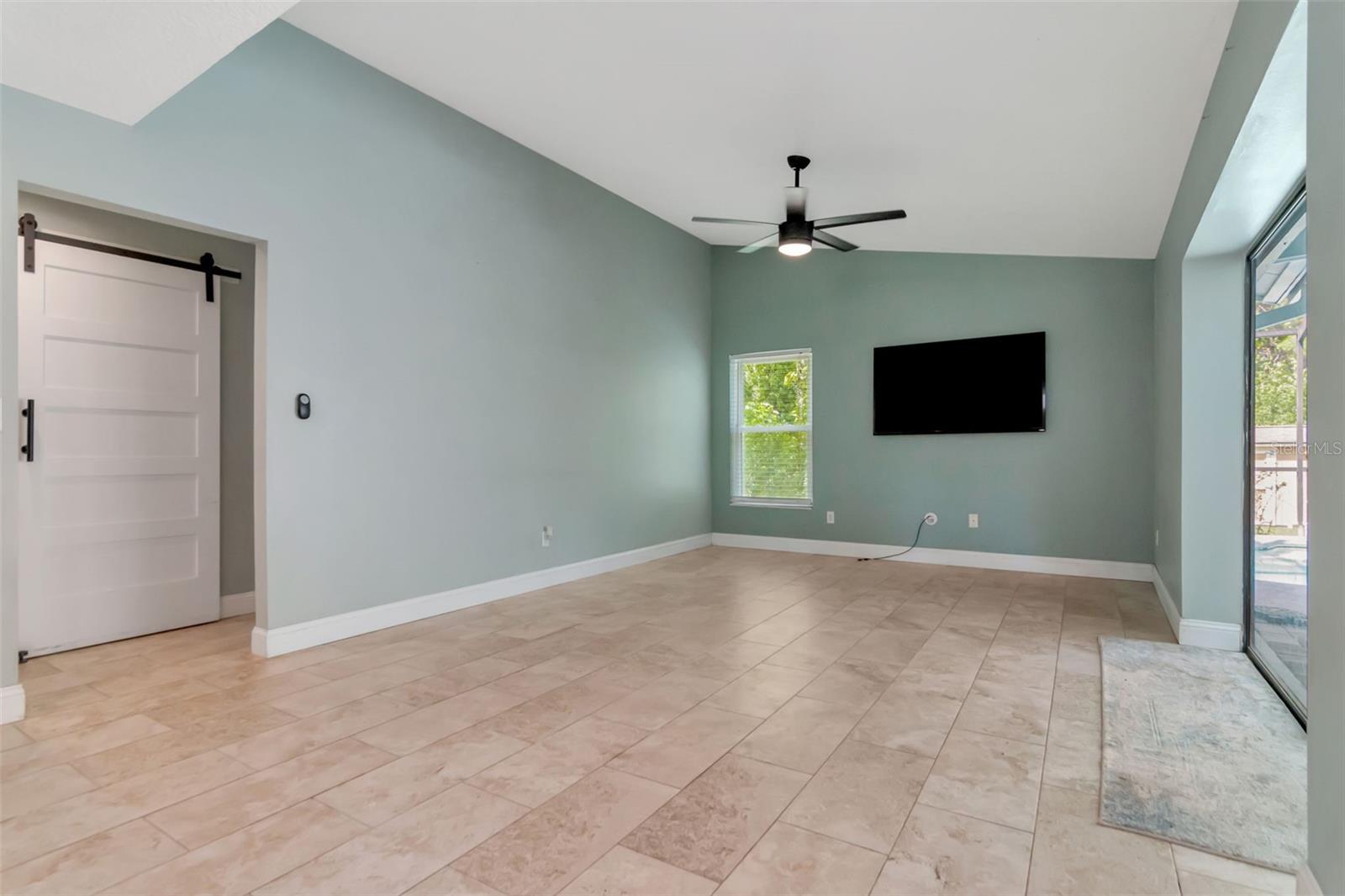 16120 OAKMANOR DR, TAMPA, FL, 33624