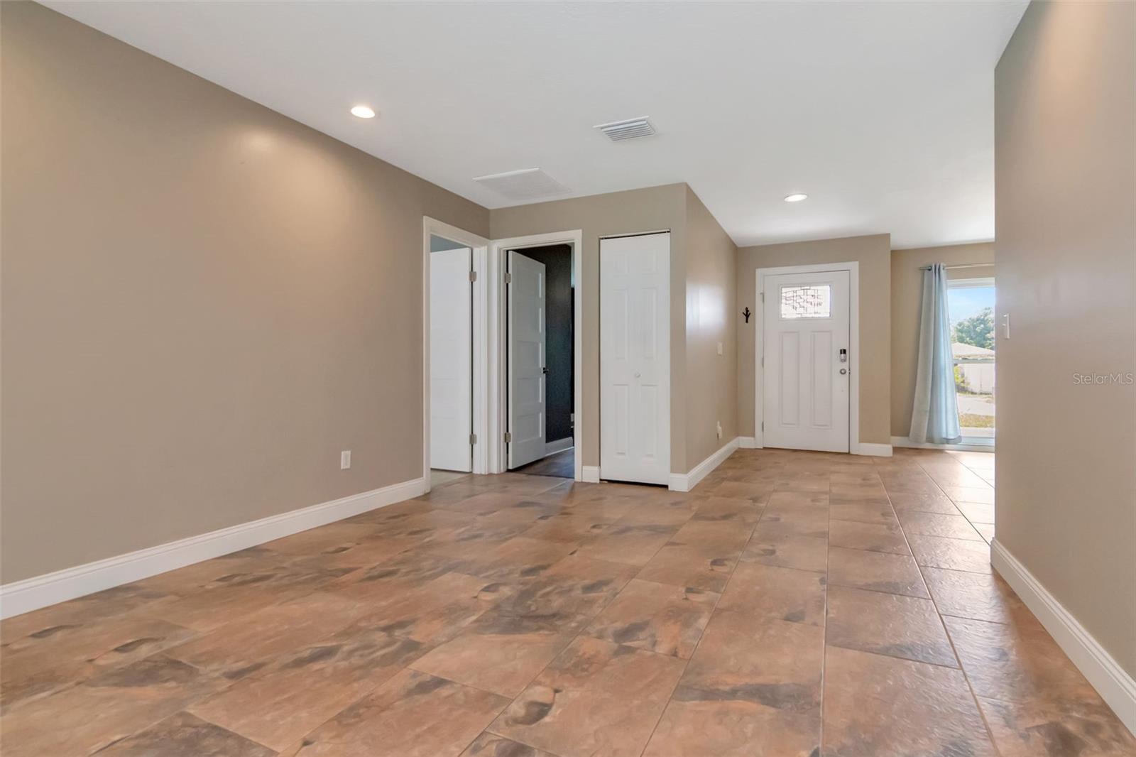 16120 OAKMANOR DR, TAMPA, FL, 33624