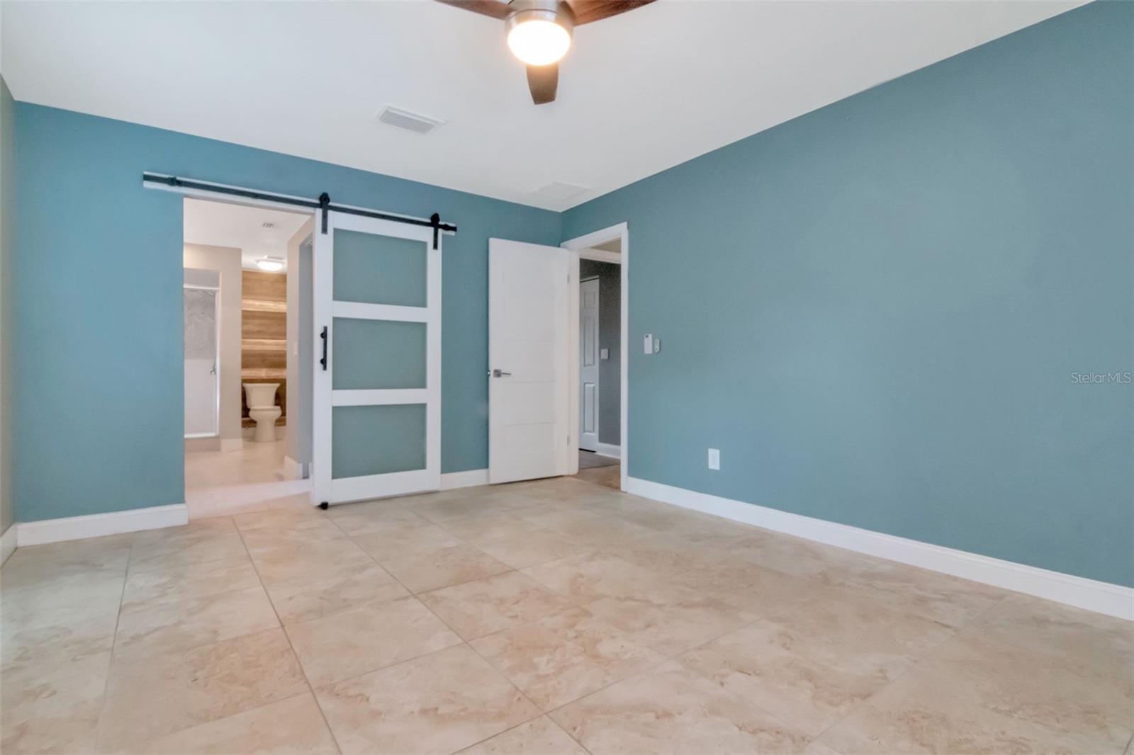 16120 OAKMANOR DR, TAMPA, FL, 33624