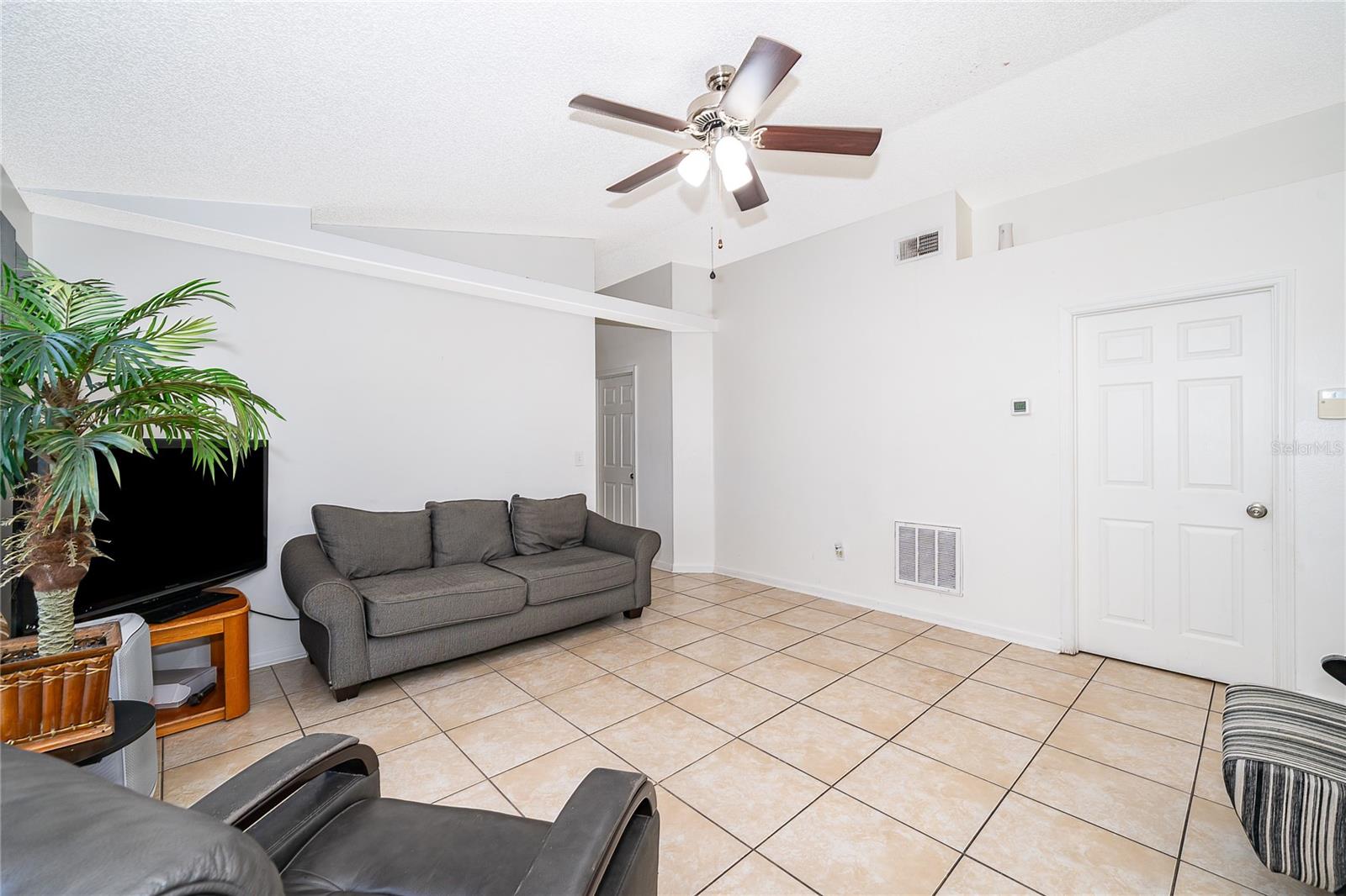 1717 CHATHAM CIR, APOPKA, FL, 32703