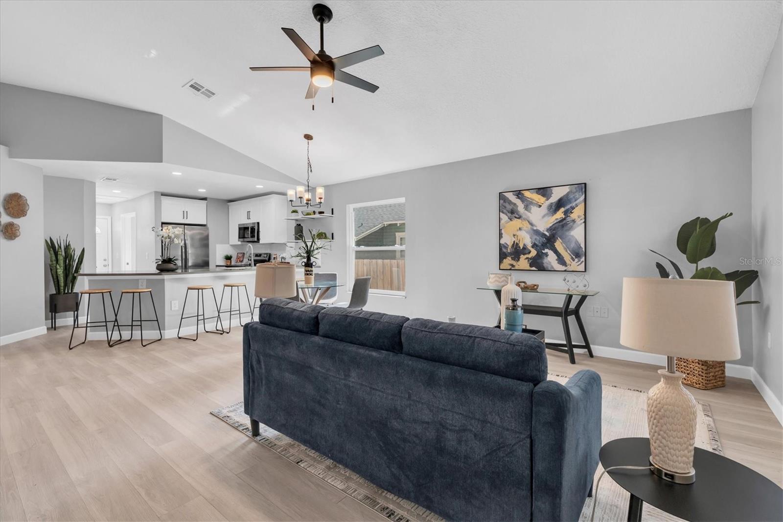 802 E NORTH BAY ST, TAMPA, FL, 33603