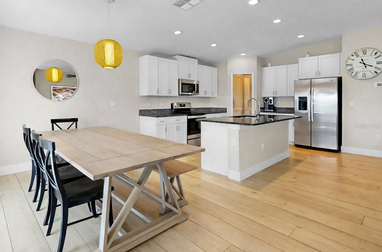 13327 GREAT PLAINS DR, RIVERVIEW, FL, 33579