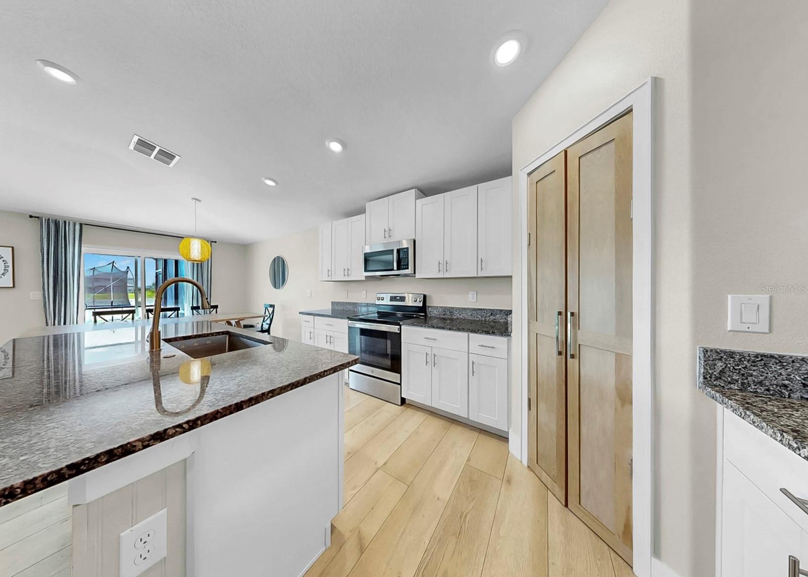 13327 GREAT PLAINS DR, RIVERVIEW, FL, 33579