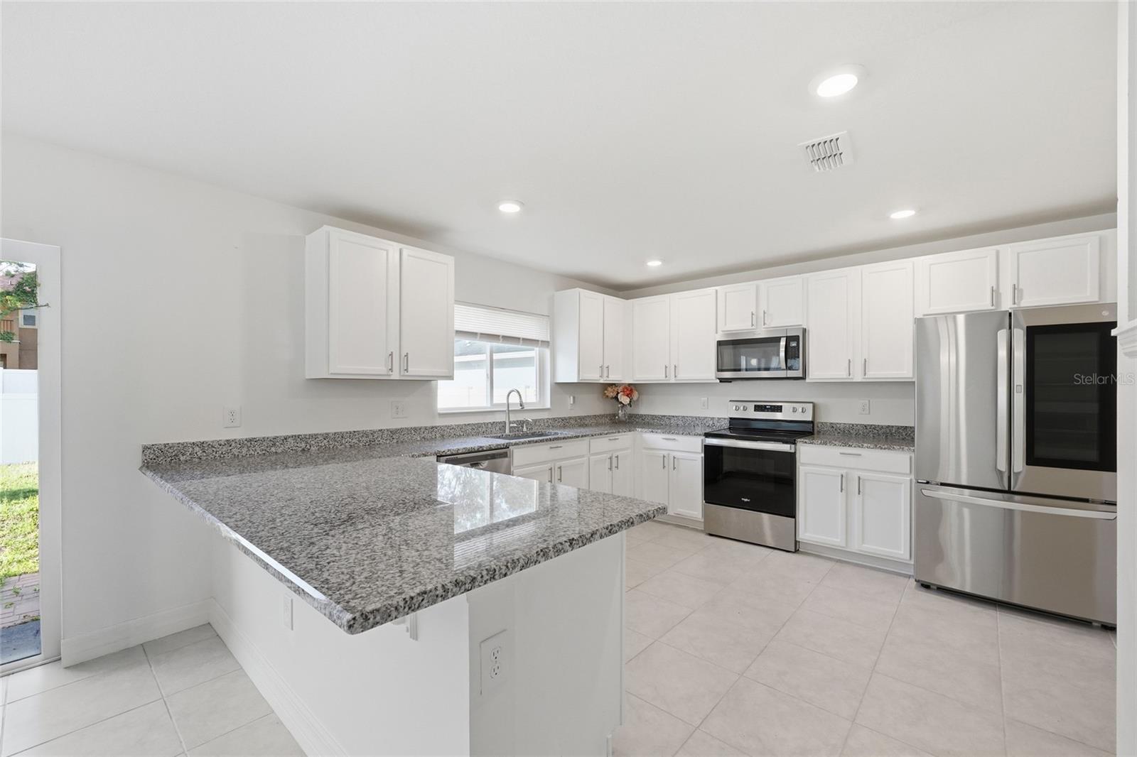 1096 PAPAYA CIR, DAVENPORT, FL, 33897