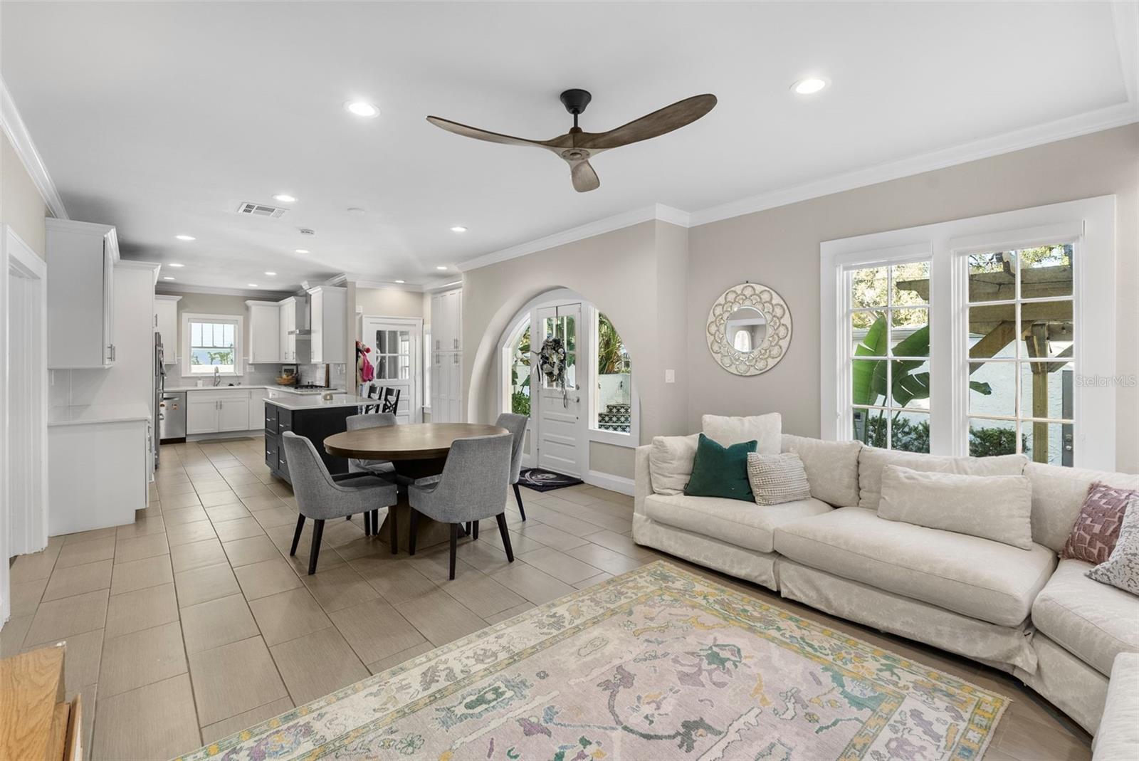 2943 W BAYSHORE CT, TAMPA, FL, 33611