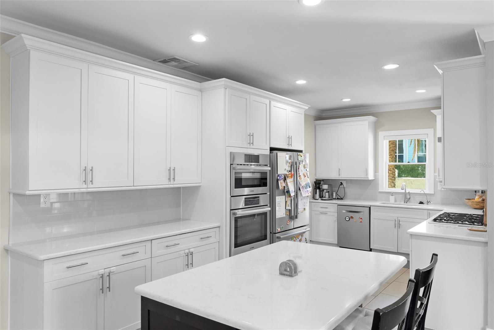 2943 W BAYSHORE CT, TAMPA, FL, 33611