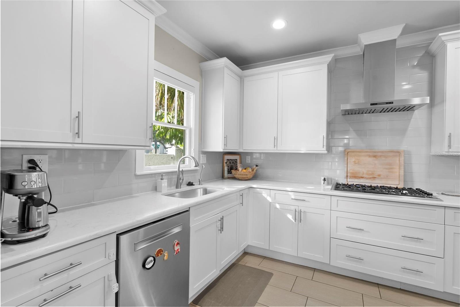 2943 W BAYSHORE CT, TAMPA, FL, 33611