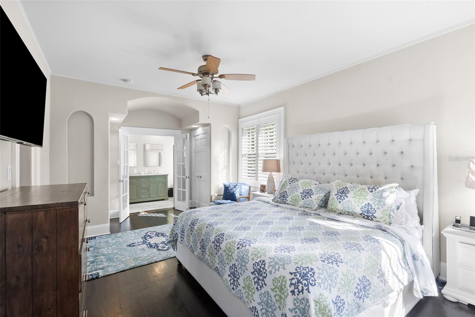 2943 W BAYSHORE CT, TAMPA, FL, 33611