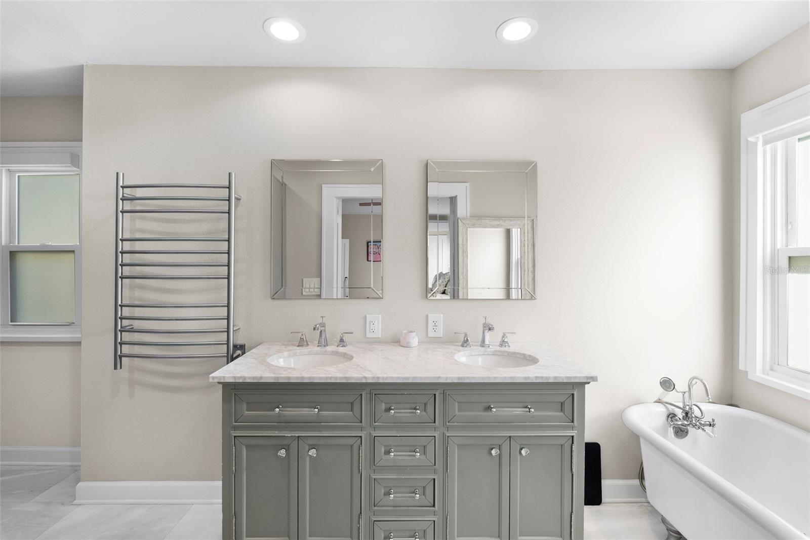 2943 W BAYSHORE CT, TAMPA, FL, 33611