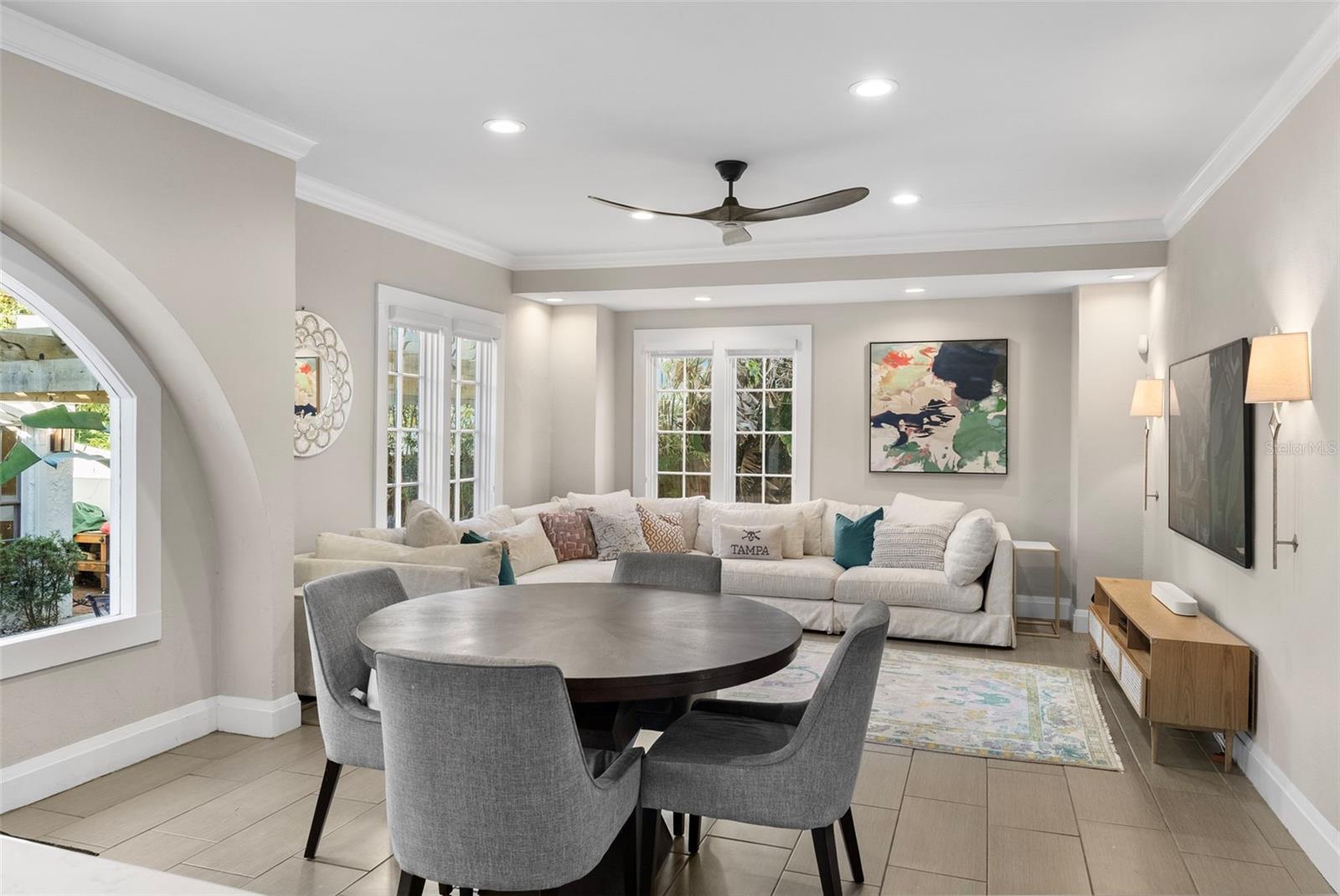 2943 W BAYSHORE CT, TAMPA, FL, 33611