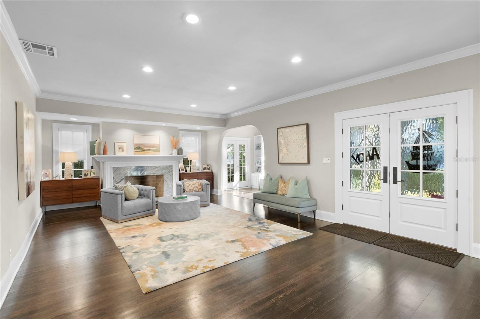 2943 W BAYSHORE CT, TAMPA, FL, 33611