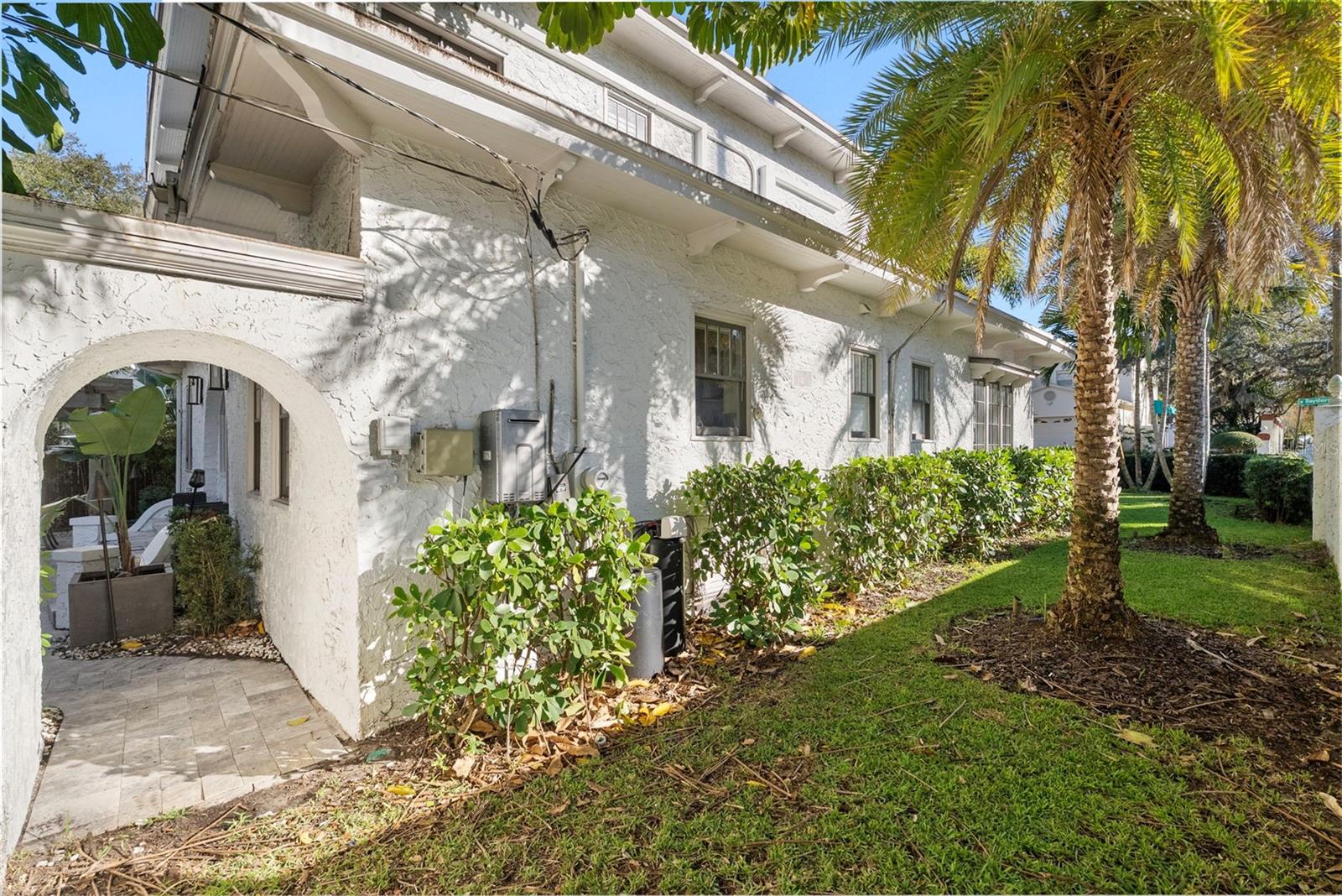 2943 W BAYSHORE CT, TAMPA, FL, 33611