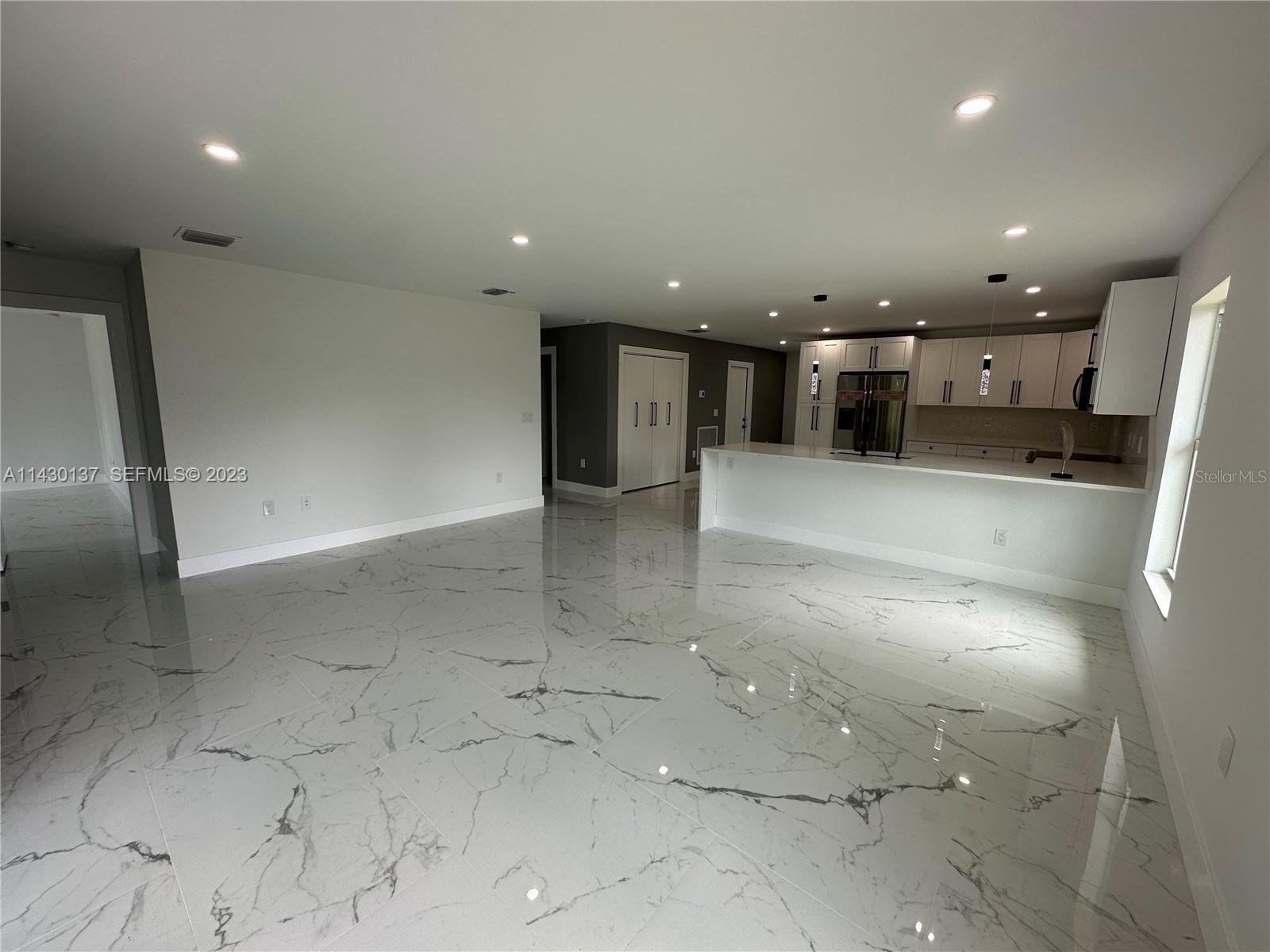 1125 MILWAUKEE BLVD, LEHIGH ACRES, FL, 33974