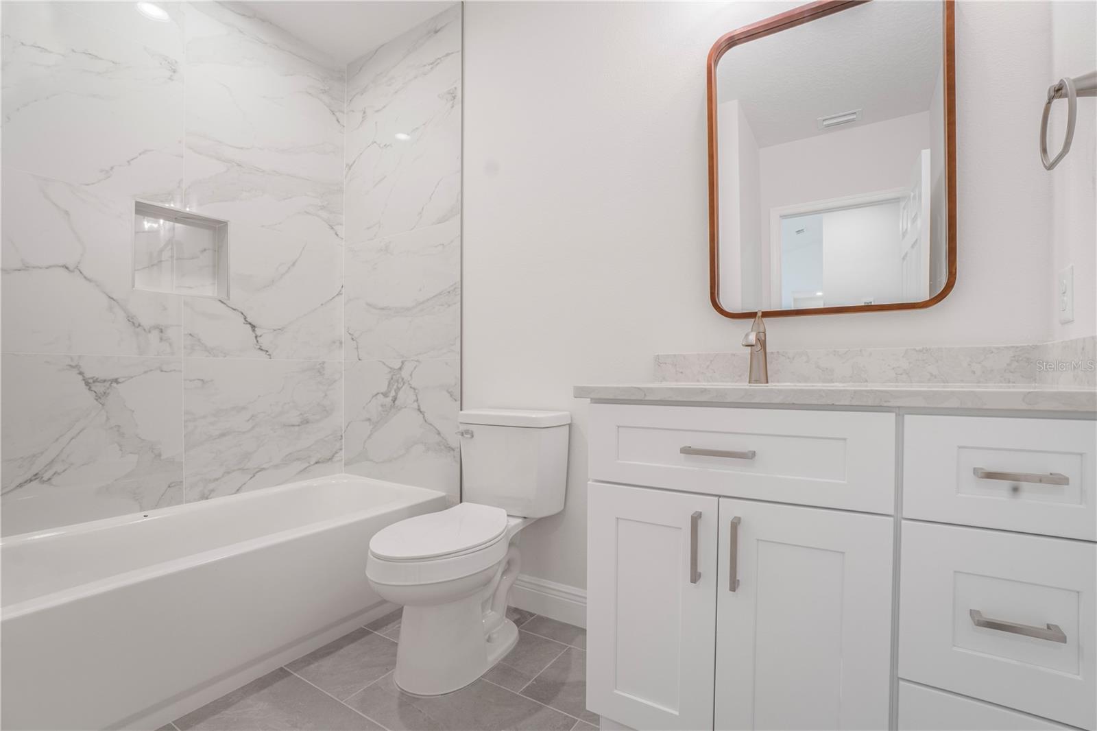 2141 E OLD MILL DR, DELTONA, FL, 32725