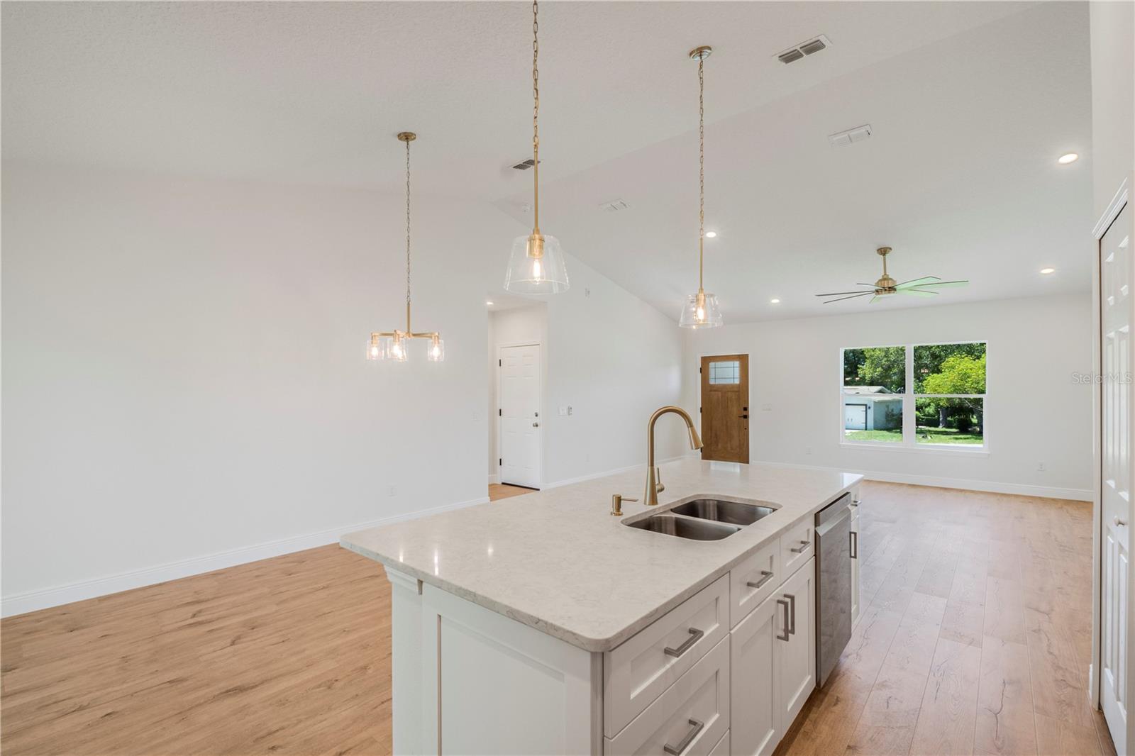 2141 E OLD MILL DR, DELTONA, FL, 32725