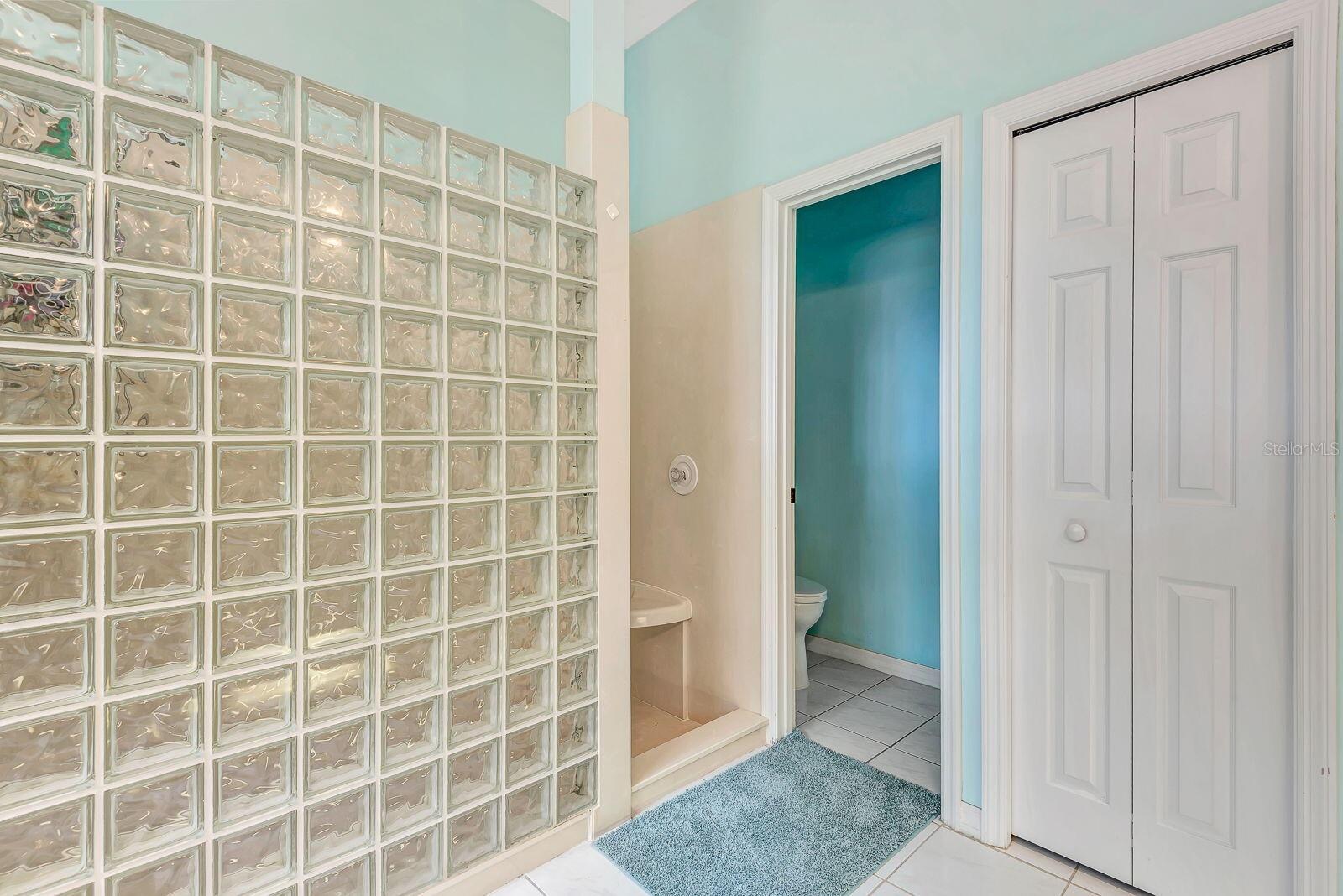 7212 N SERENOA DR, SARASOTA, FL, 34241