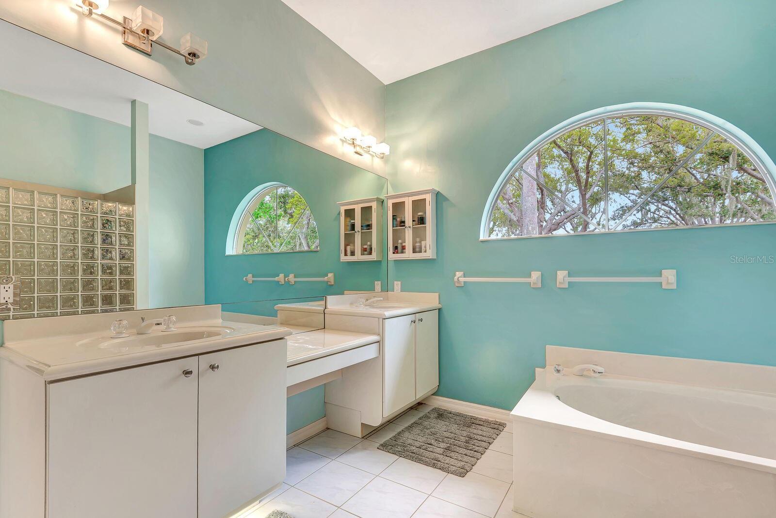 7212 N SERENOA DR, SARASOTA, FL, 34241