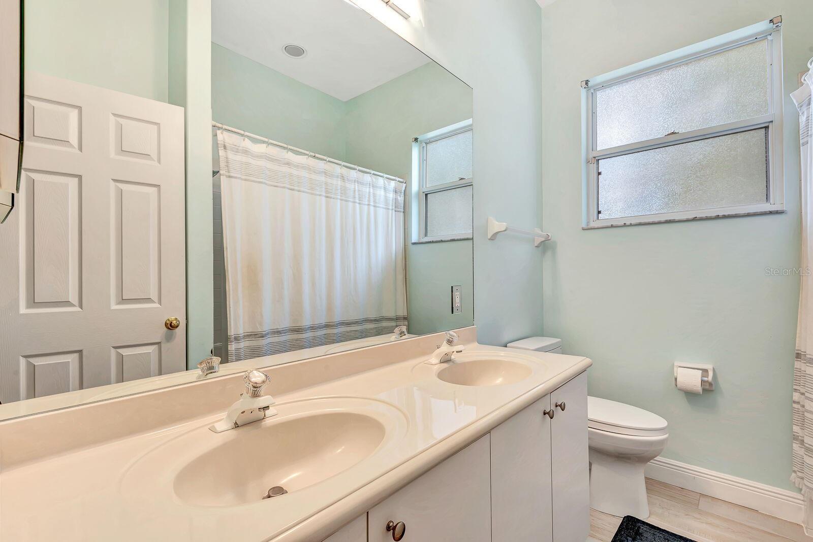 7212 N SERENOA DR, SARASOTA, FL, 34241