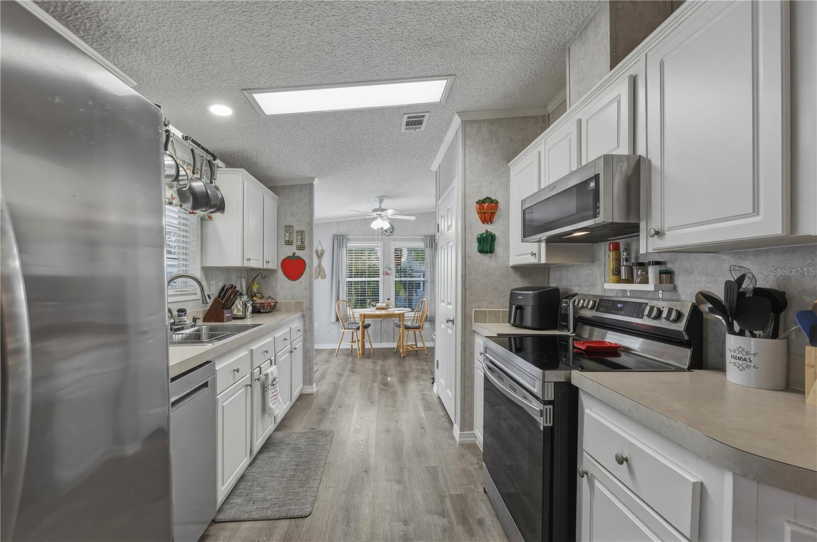 2100 KINGS HWY #401, PORT CHARLOTTE, FL, 33980