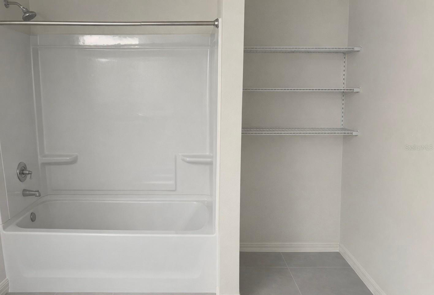 8328 WILDER PINES AVE, LAKELAND, FL, 33809